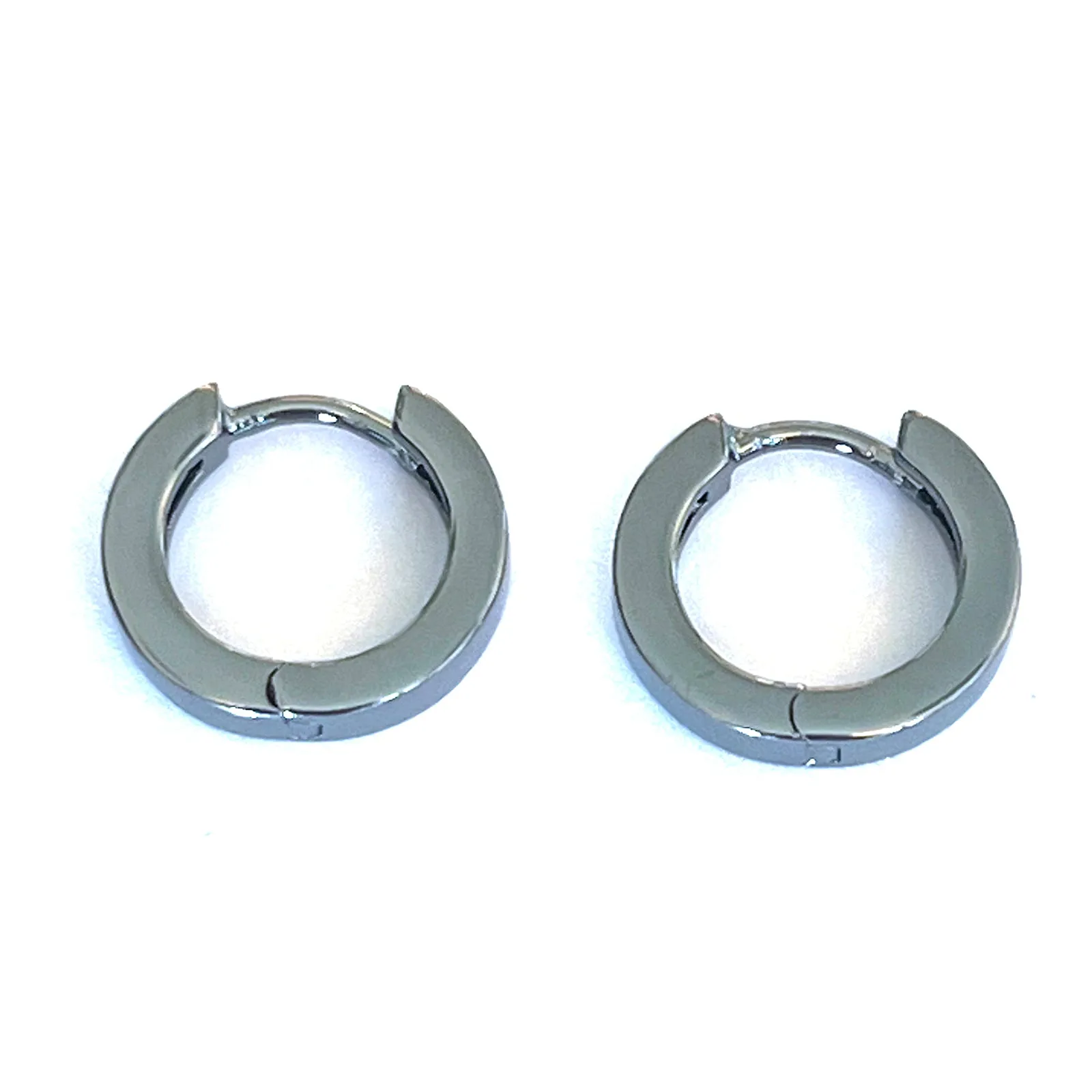 13mm circle silver earring with black rhodium plating