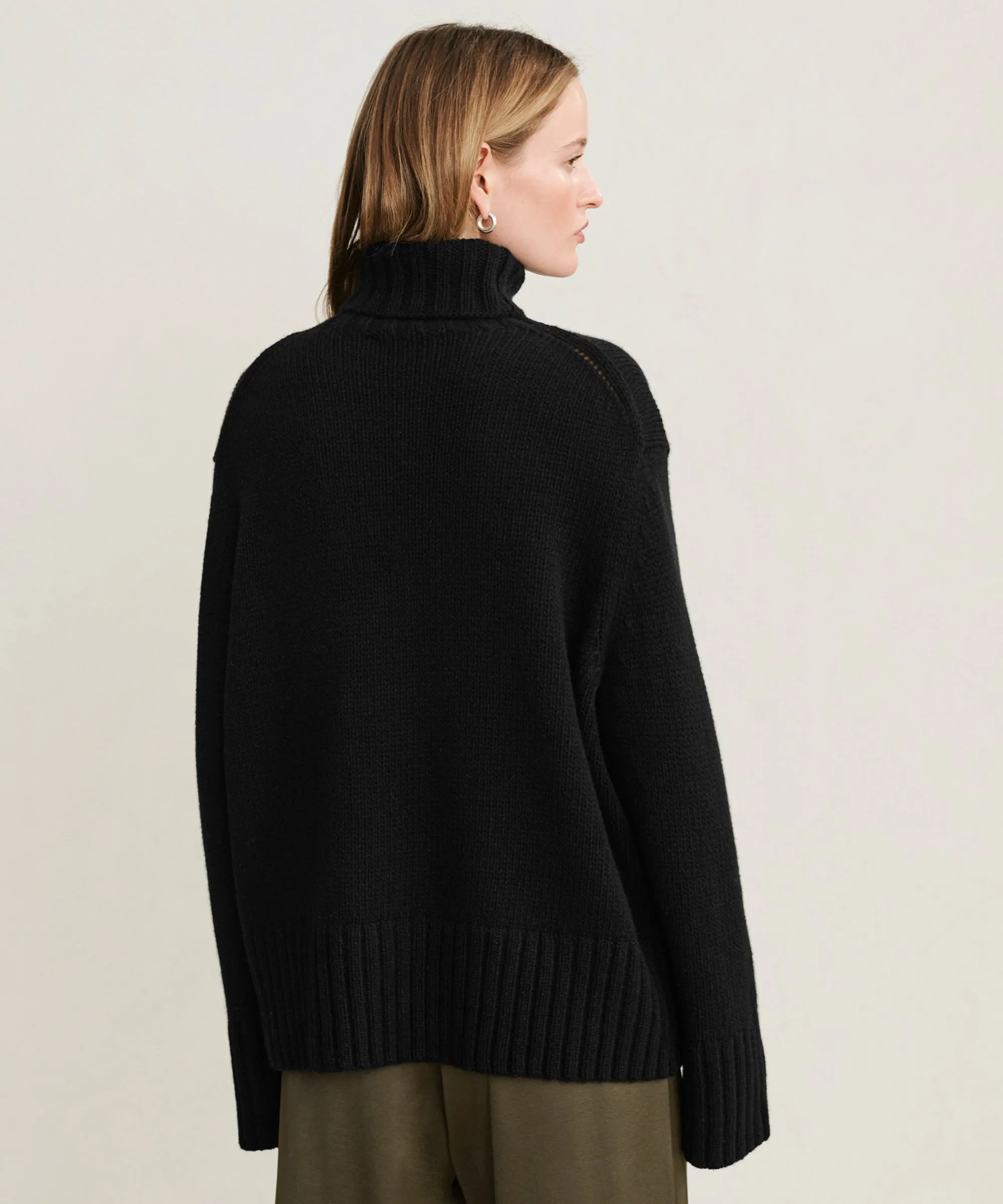 Cashmere Jet Turtleneck