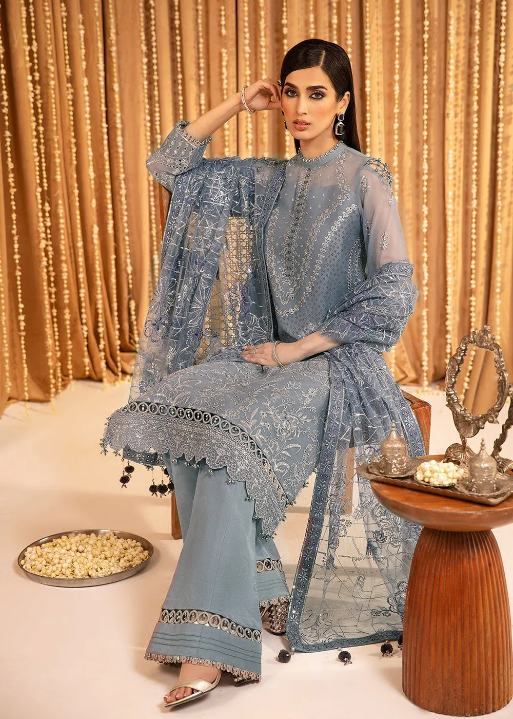 Mehfil E Uroos Luxury Formals 23 by Alizeh | V16D03 - Aabgeena