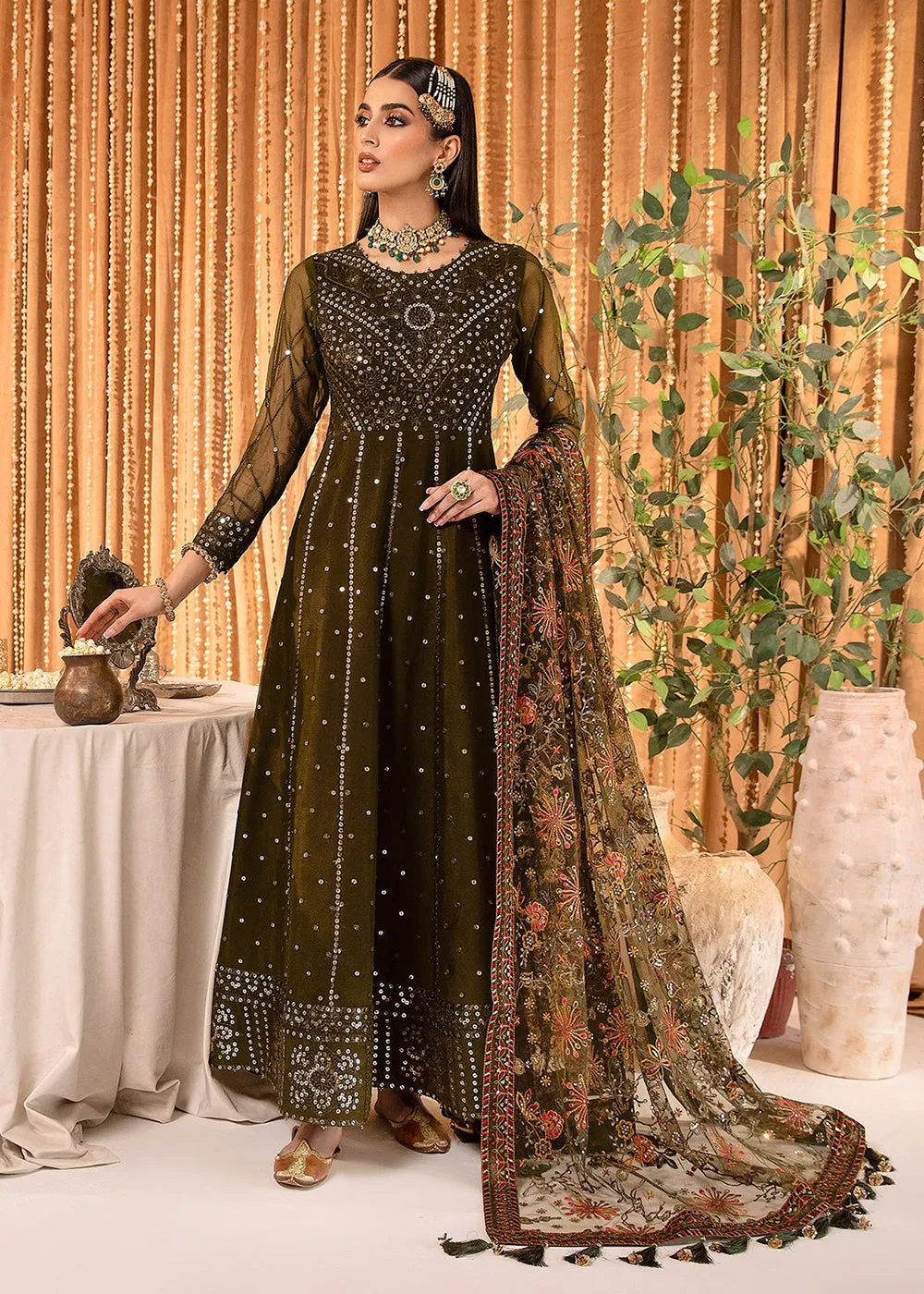 Mehfil E Uroos Luxury Formals 23 by Alizeh | V16D07 - Mahveen