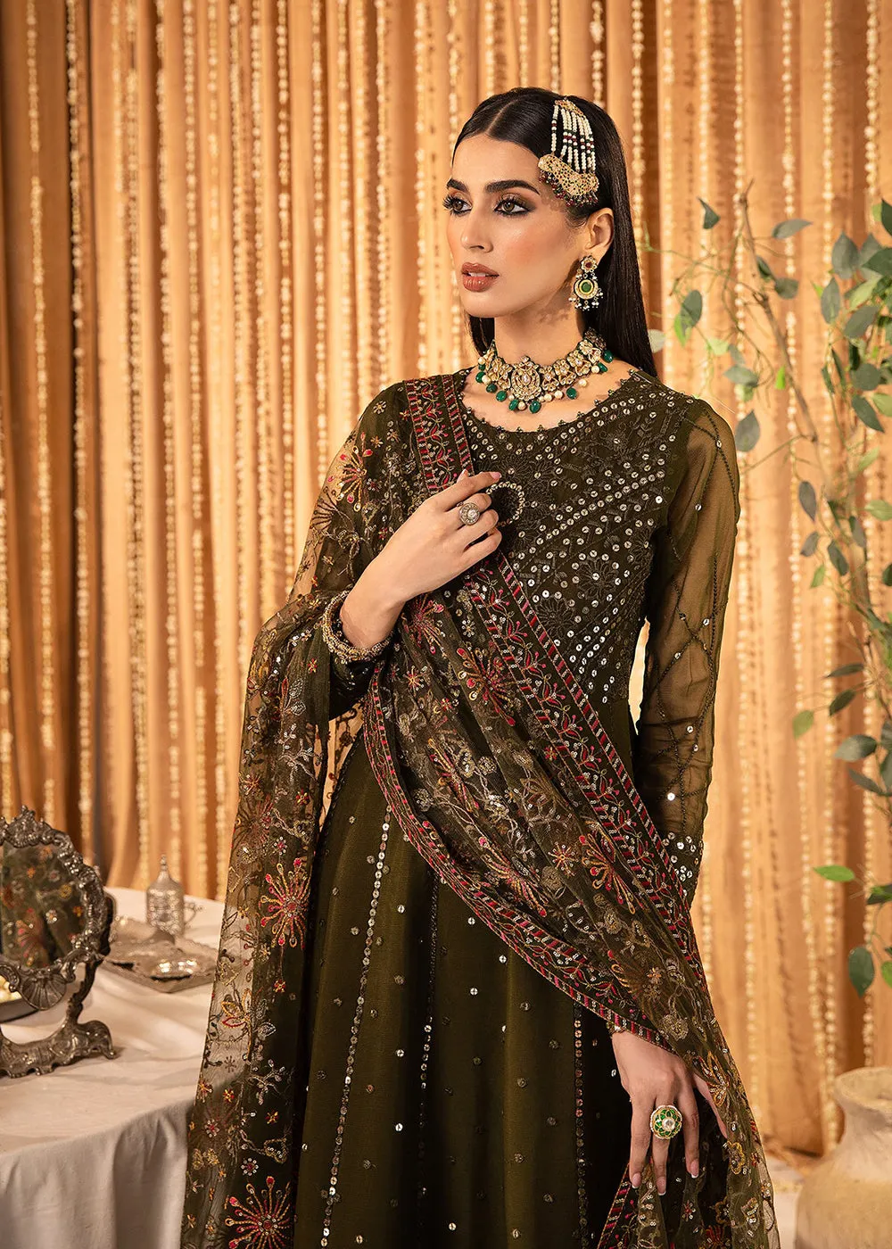 Mehfil E Uroos Luxury Formals 23 by Alizeh | V16D07 - Mahveen