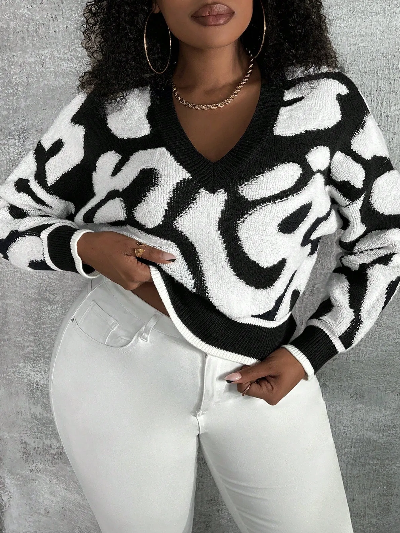 Plus Size Printed V-neck Pullover Sweater