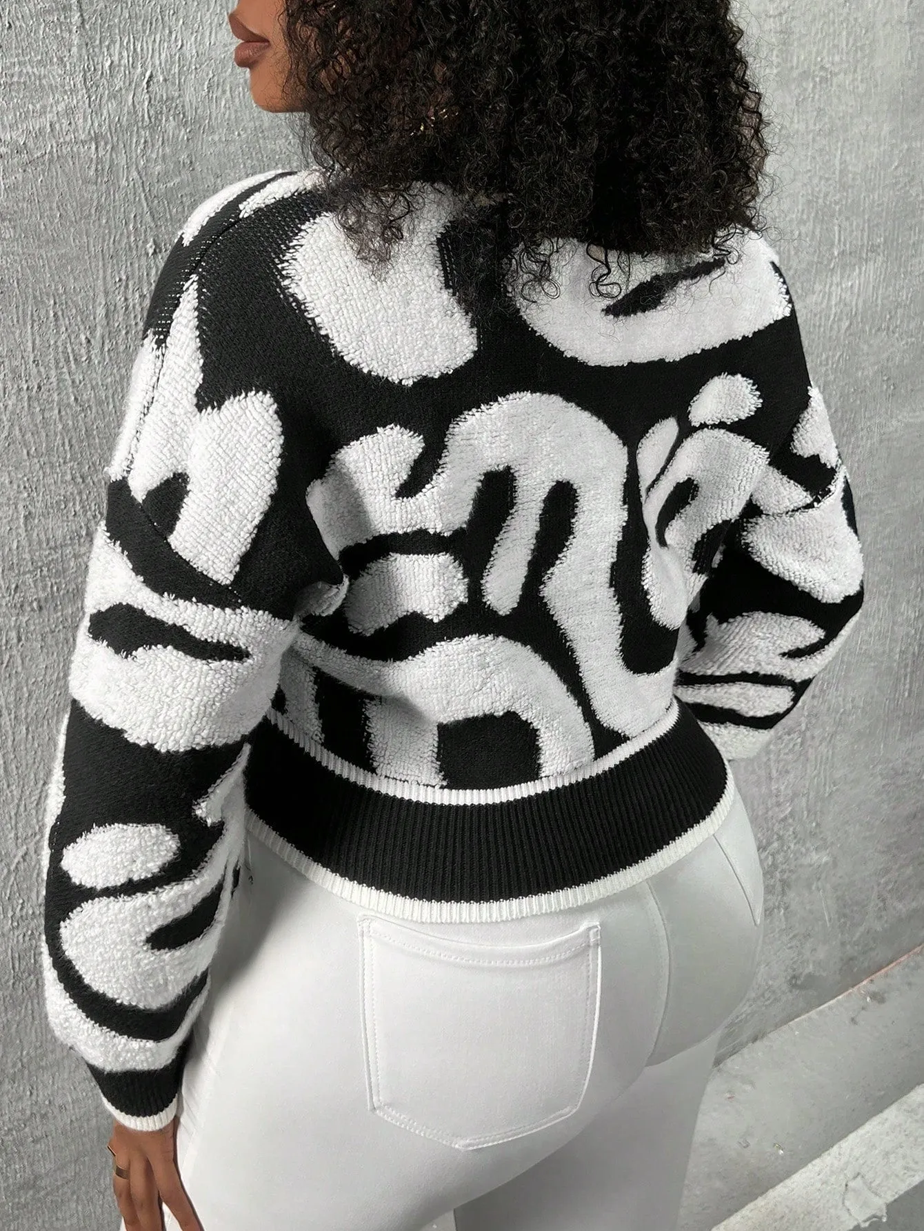 Plus Size Printed V-neck Pullover Sweater