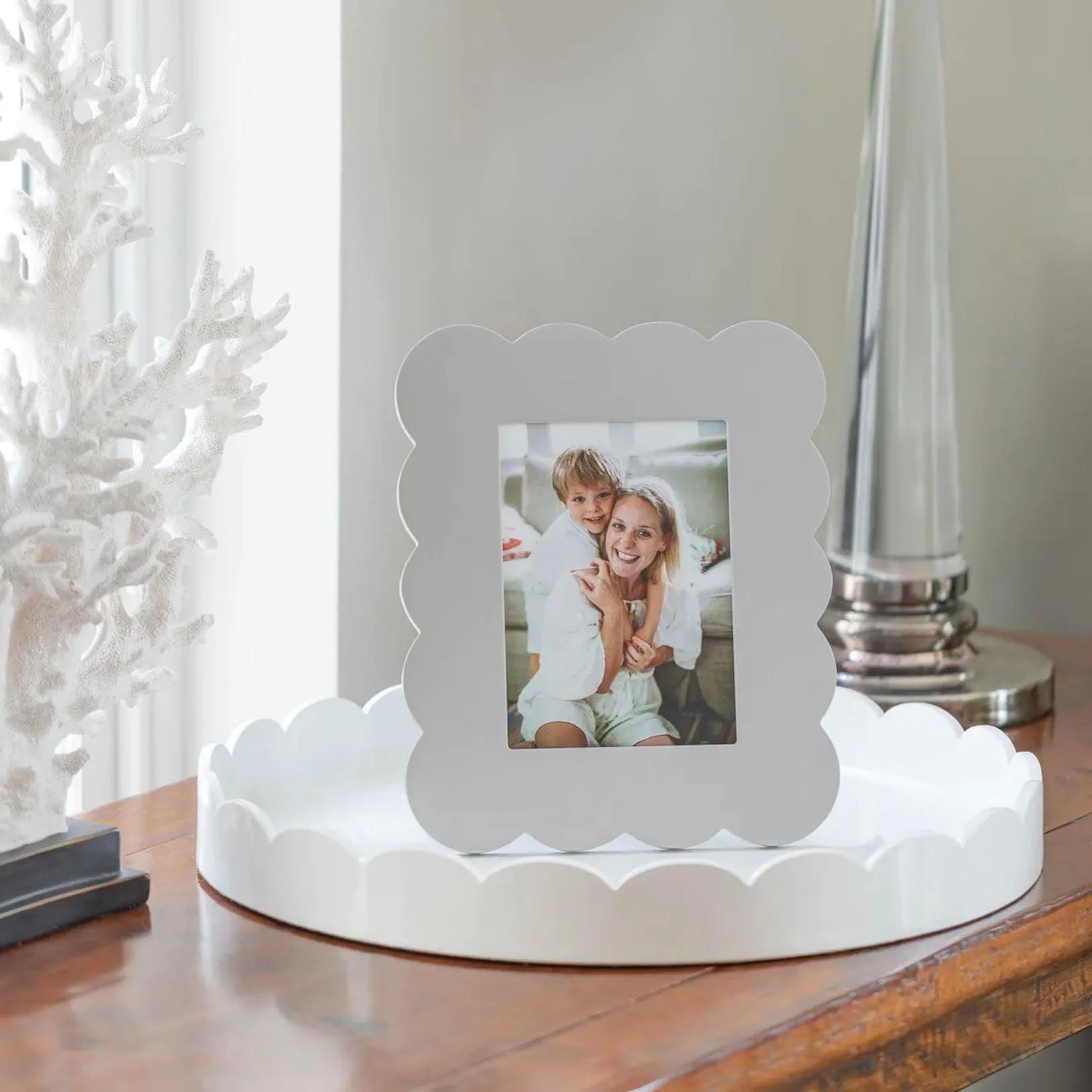 Scalloped Lacquer Photo Frame | Chiffon