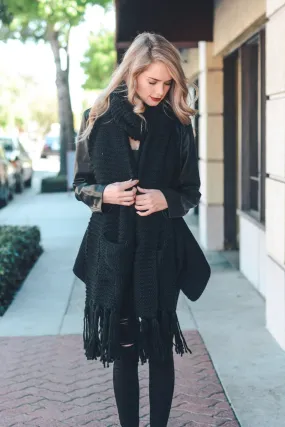 Scarf - Knitted Fringed Pockets - Black